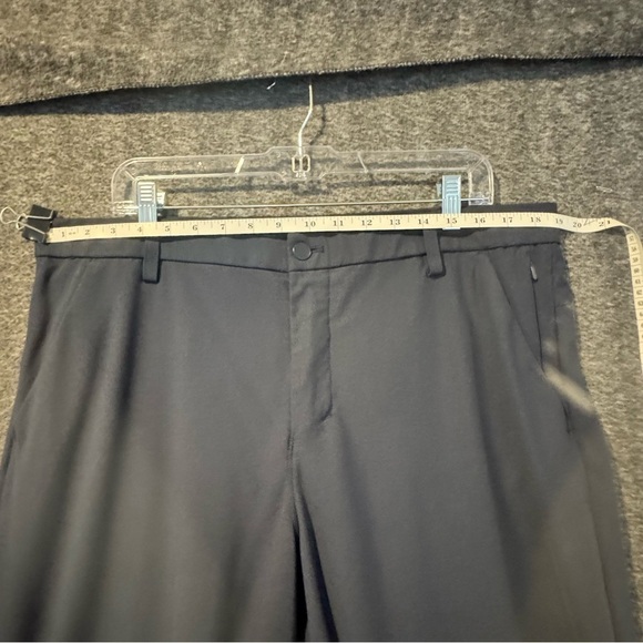 Kirkland Signature Navy Blue Men’s Performance Pants 38x32 - Picture 4 of 16